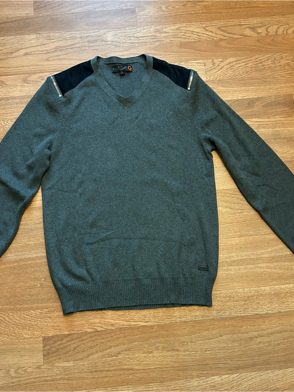G by Guess Men's Gray V-Neck Sweater with Black Shoulder Panels.Size Medium